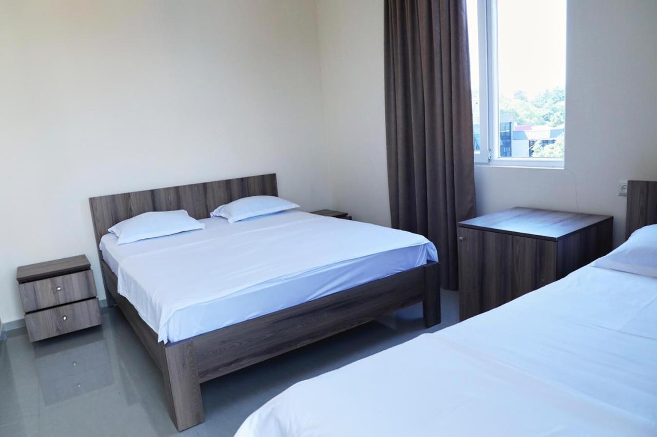 Hotel Estonia Two 코불레티 외부 사진