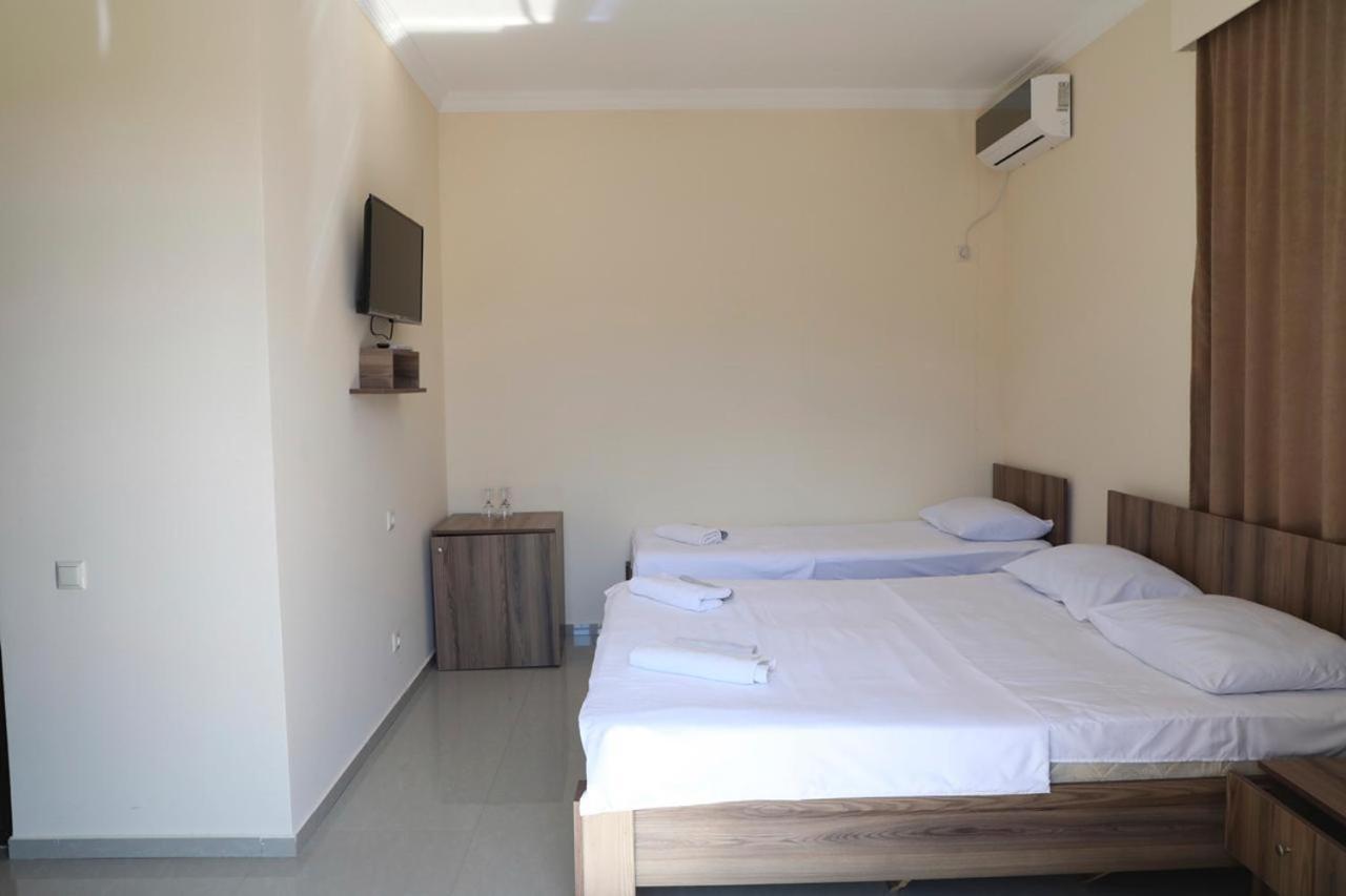 Hotel Estonia Two 코불레티 외부 사진
