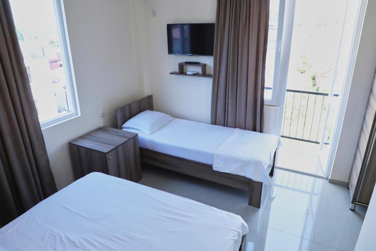Hotel Estonia Two 코불레티 외부 사진