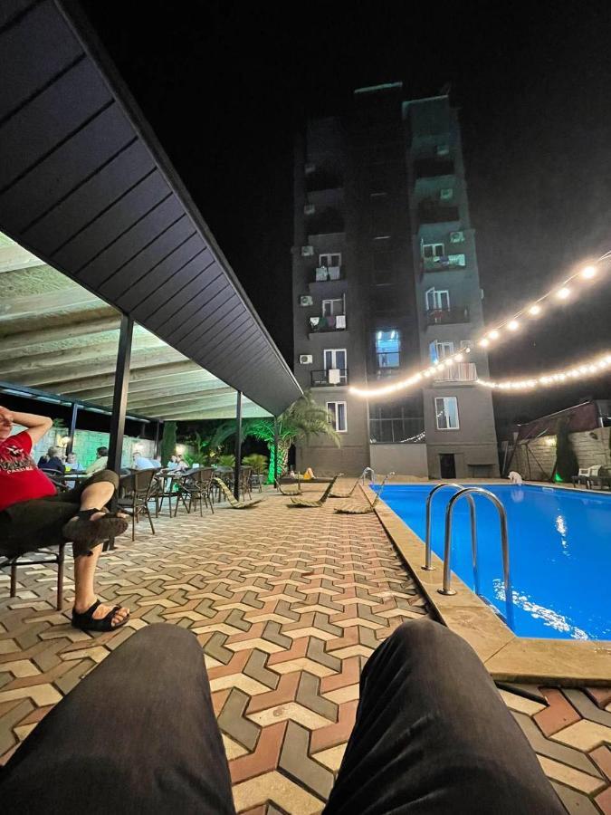 Hotel Estonia Two 코불레티 외부 사진