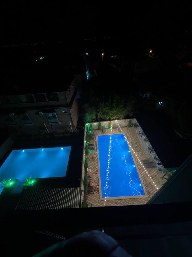 Hotel Estonia Two 코불레티 외부 사진