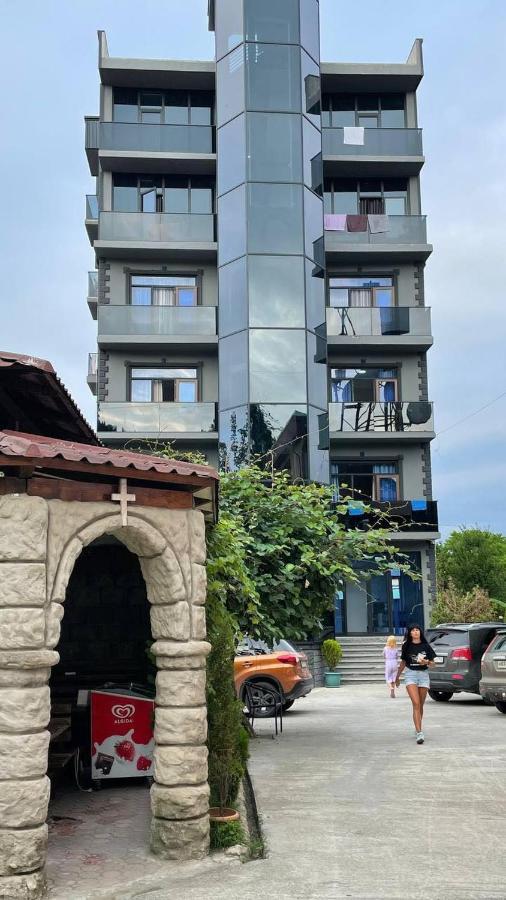 Hotel Estonia Two 코불레티 외부 사진