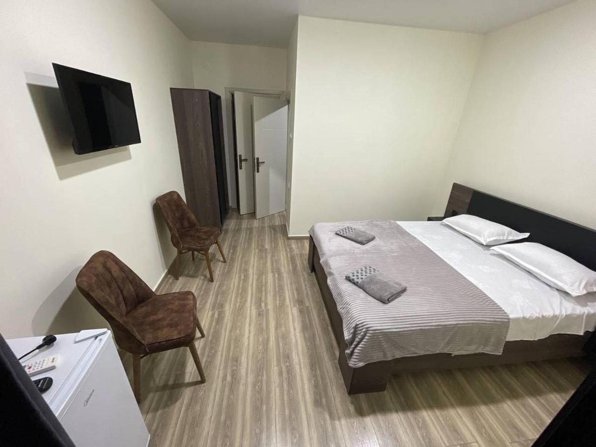 Hotel Estonia Two 코불레티 외부 사진