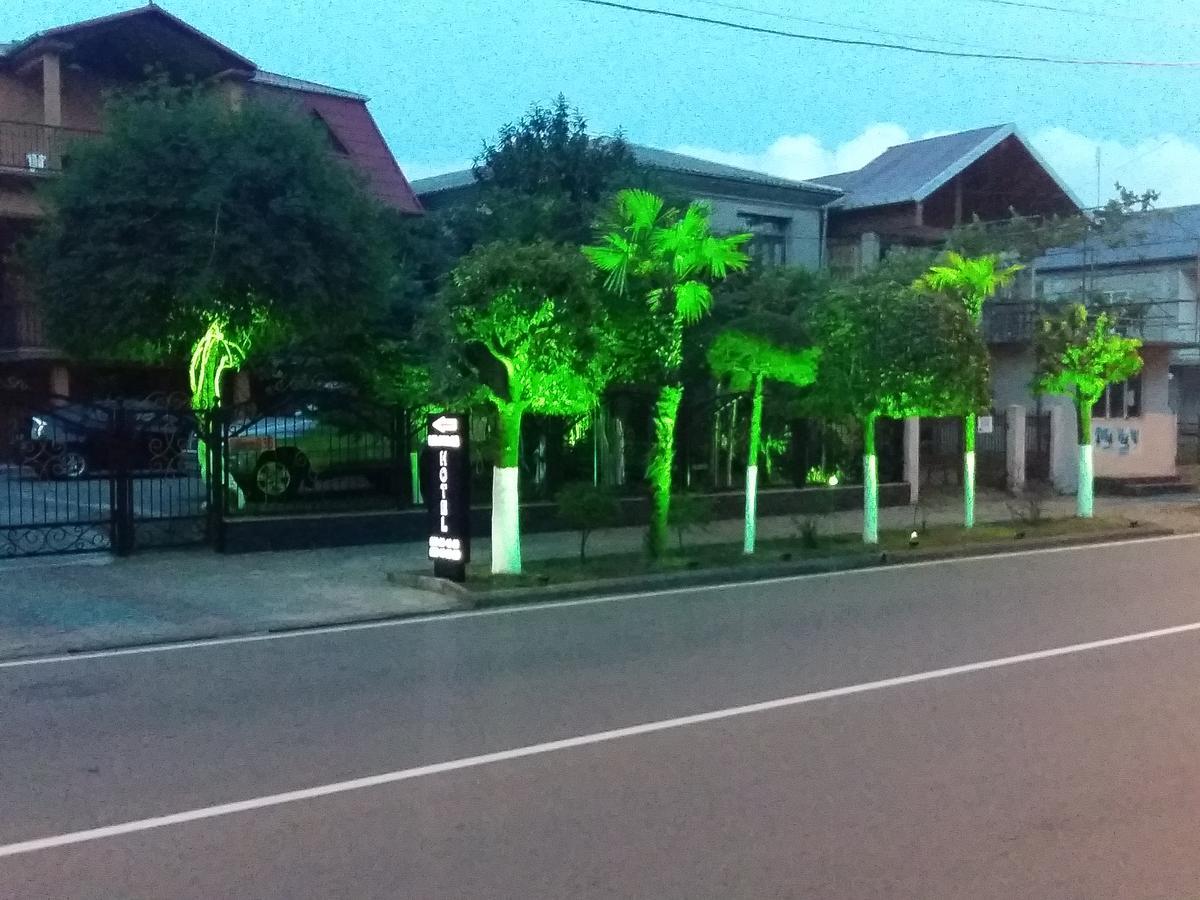 Hotel Estonia Two 코불레티 외부 사진