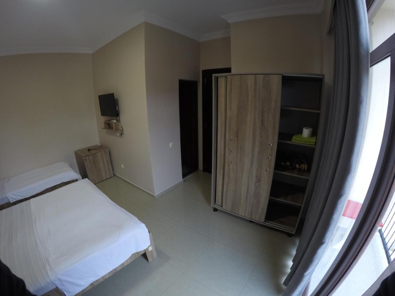 Hotel Estonia Two 코불레티 외부 사진