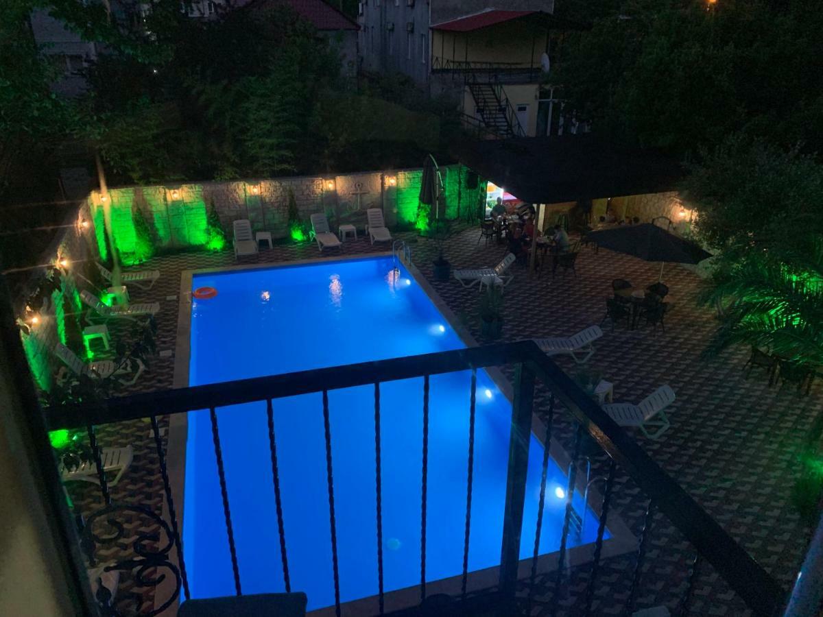 Hotel Estonia Two 코불레티 외부 사진